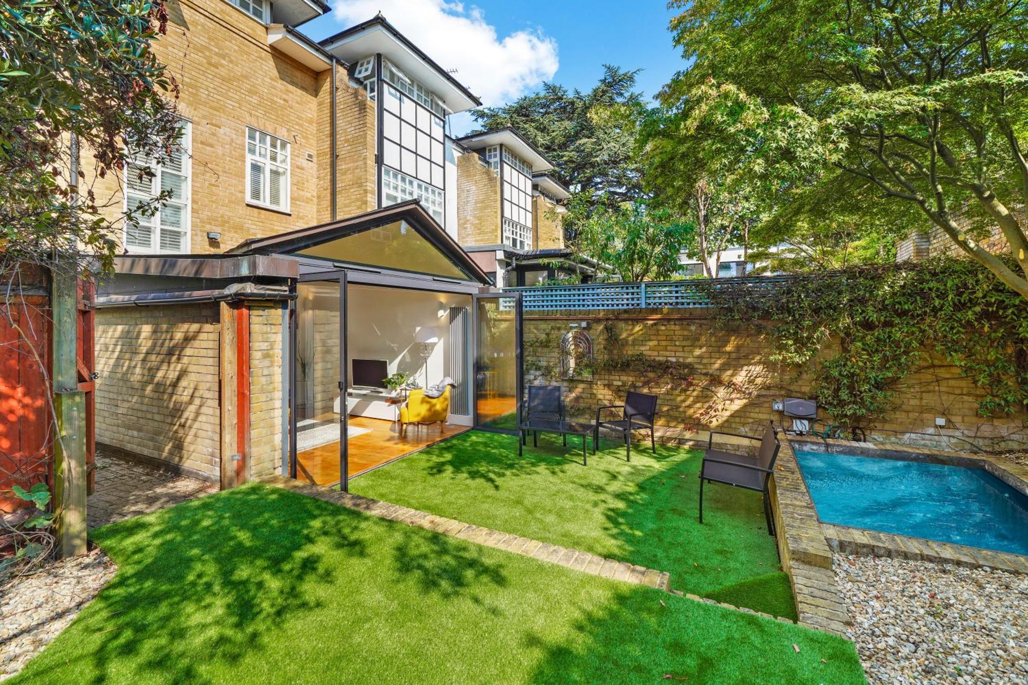 3 Bedroom Mews Home - Clapham Common - Free Private Parking - Sleeps 5 - Newly Refurbished - Sweetpea & Pillow Properties Londra Esterno foto