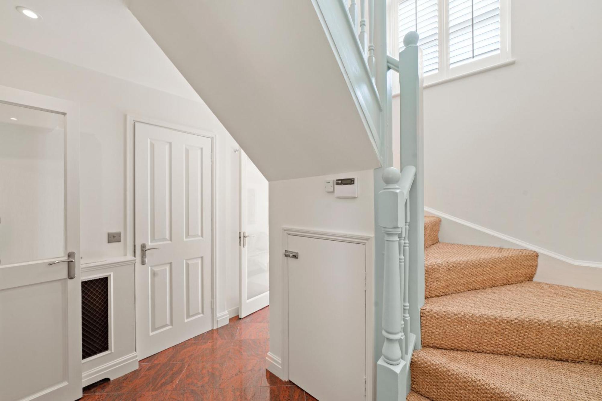 3 Bedroom Mews Home - Clapham Common - Free Private Parking - Sleeps 5 - Newly Refurbished - Sweetpea & Pillow Properties Londra Esterno foto